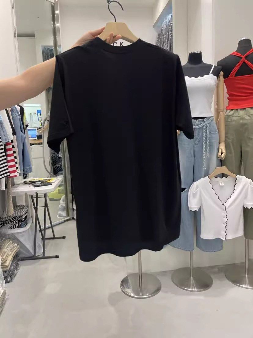New York Street Fashion Girl G - Street Fashion New York 2026 review and price